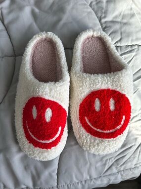 Cozy White Fuzzy Slippers with Red Smiley Face